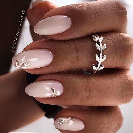 36 nails art d'ongles nudes pour mélanger votre manucure de base 23
