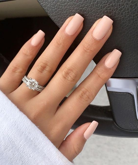 36 nails art d'ongles nudes pour mélanger votre manucure de base 25