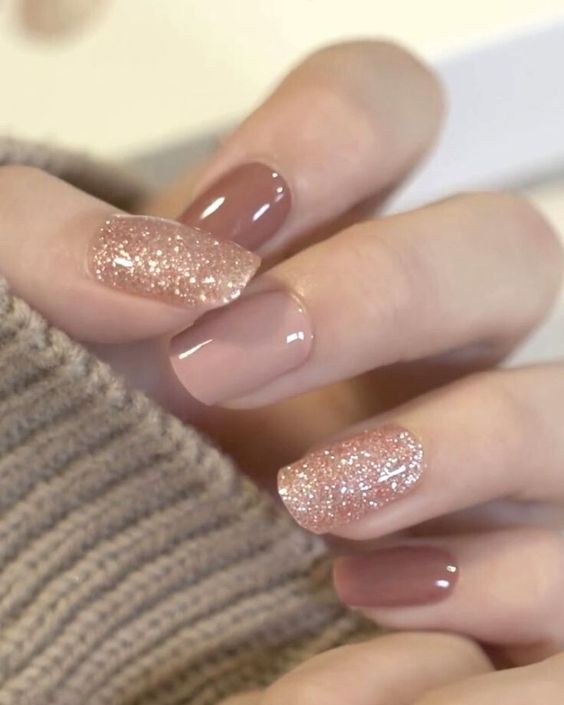 36 nails art d'ongles nudes pour mélanger votre manucure de base 31