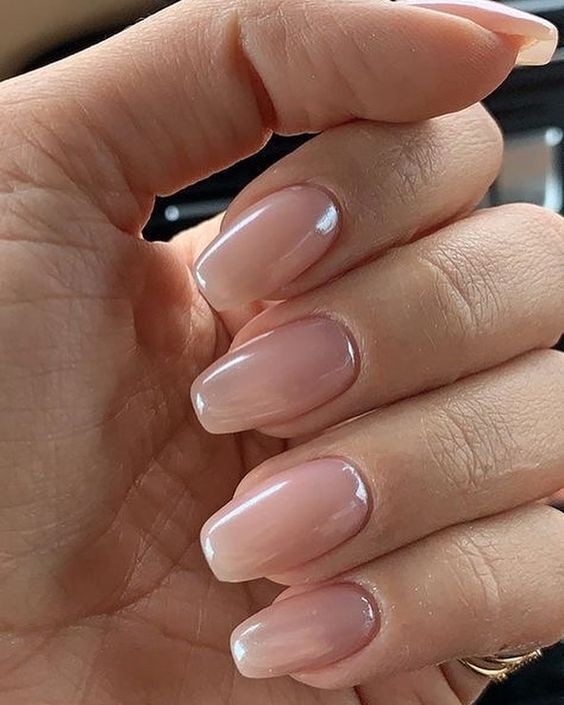 36 nails art d'ongles nudes pour mélanger votre manucure de base 35