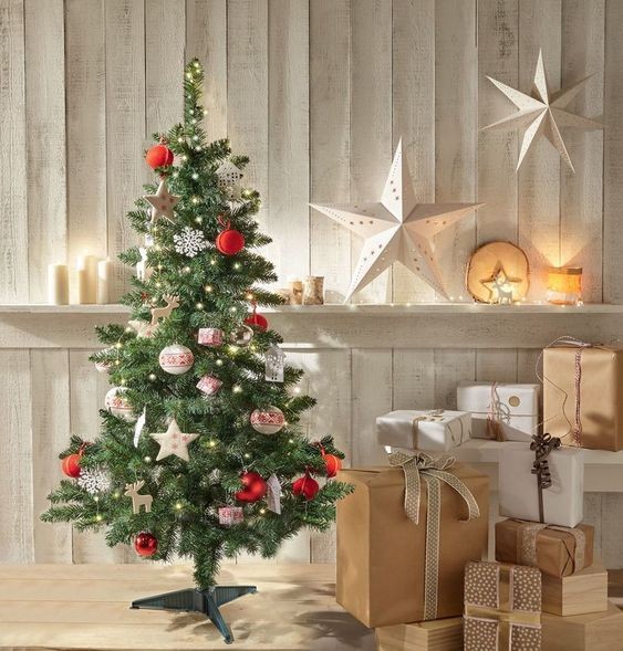 38 top idées de sapins de Noël artificiels décorés 4