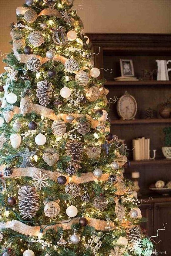 38 top idées de sapins de Noël artificiels décorés 35