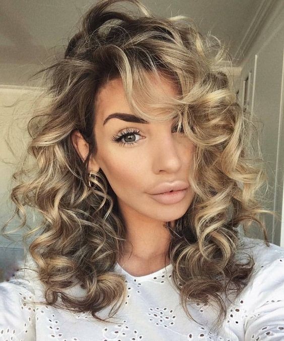 Les 60 plus belles coupes de cheveux femme en 2022 2 Les 60 plus belles coupes de cheveux femme en 2022 2