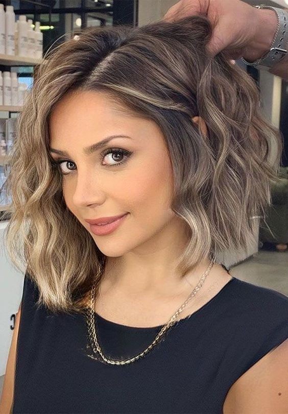 Les 60 plus belles coupes de cheveux femme en 2022 13 Les 60 plus belles coupes de cheveux femme en 2022 13
