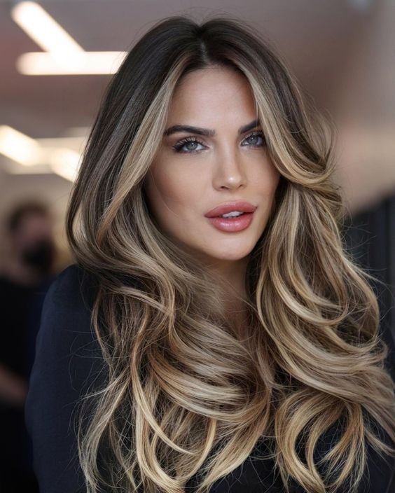 Les 60 plus belles coupes de cheveux femme en 2022 14 Les 60 plus belles coupes de cheveux femme en 2022 14