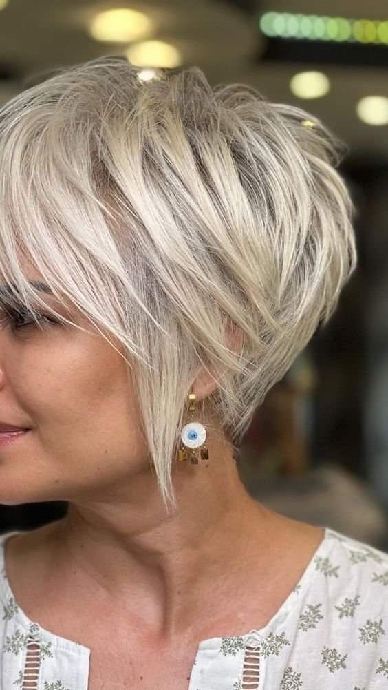 Les 60 plus belles coupes de cheveux femme en 2022 24 Les 60 plus belles coupes de cheveux femme en 2022 24