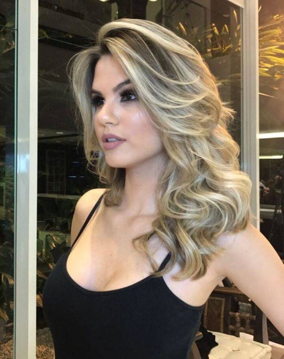 Les 60 plus belles coupes de cheveux femme en 2022 34 Les 60 plus belles coupes de cheveux femme en 2022 34