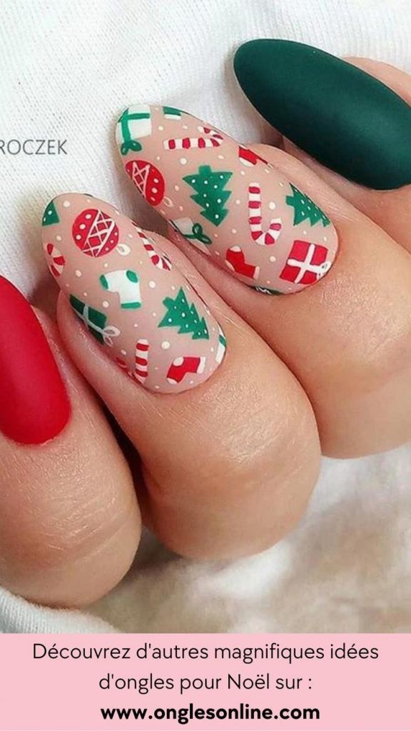 55 Nails art de Noël pour déballer vos cadeaux en beauté 42