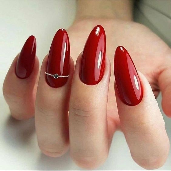 44 top idées d'ongles rouges canons à porter 11