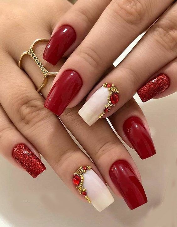 44 top idées d'ongles rouges canons à porter 13