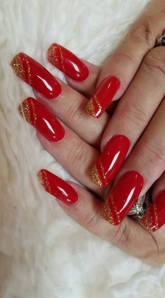 44 top idées d'ongles rouges canons à porter 22