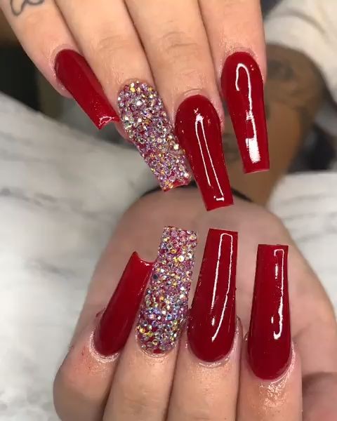 44 top idées d'ongles rouges canons à porter 26