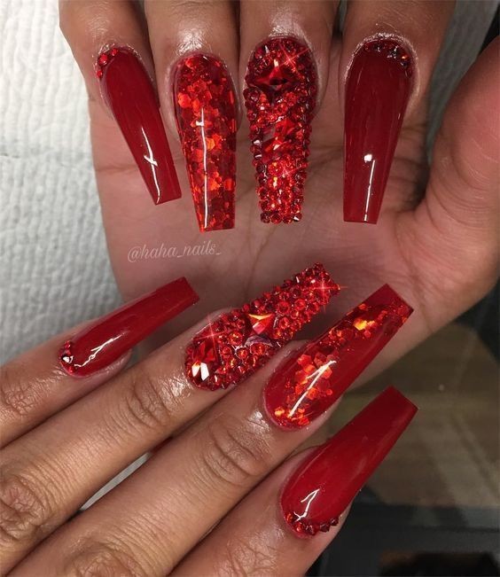 44 top idées d'ongles rouges canons à porter 27