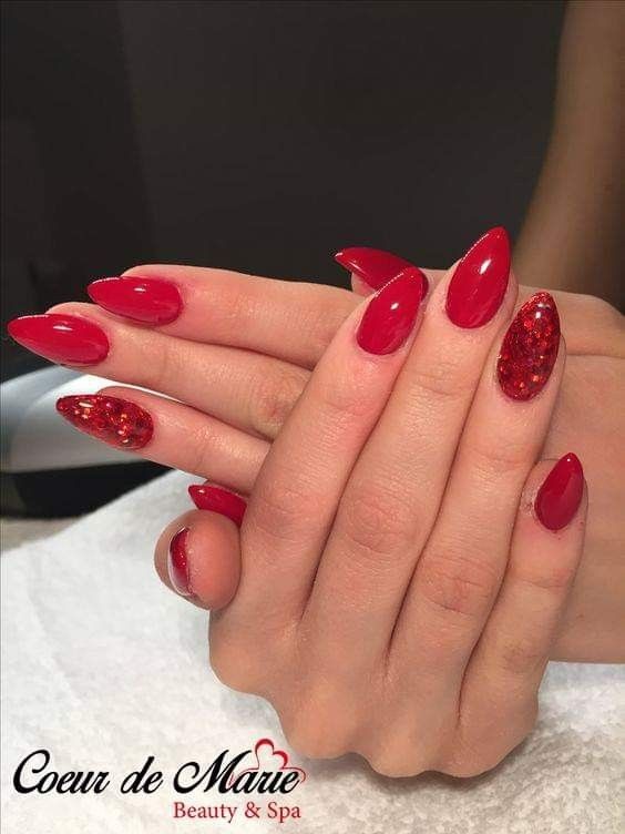44 top idées d'ongles rouges canons à porter 28