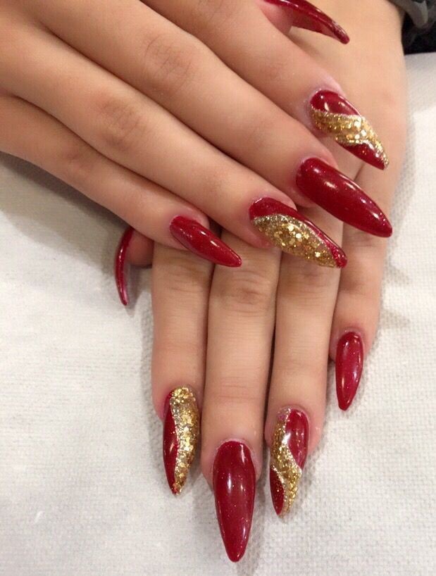 44 top idées d'ongles rouges canons à porter 31