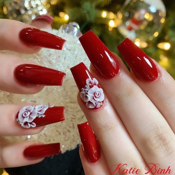 44 top idées d'ongles rouges canons à porter 32