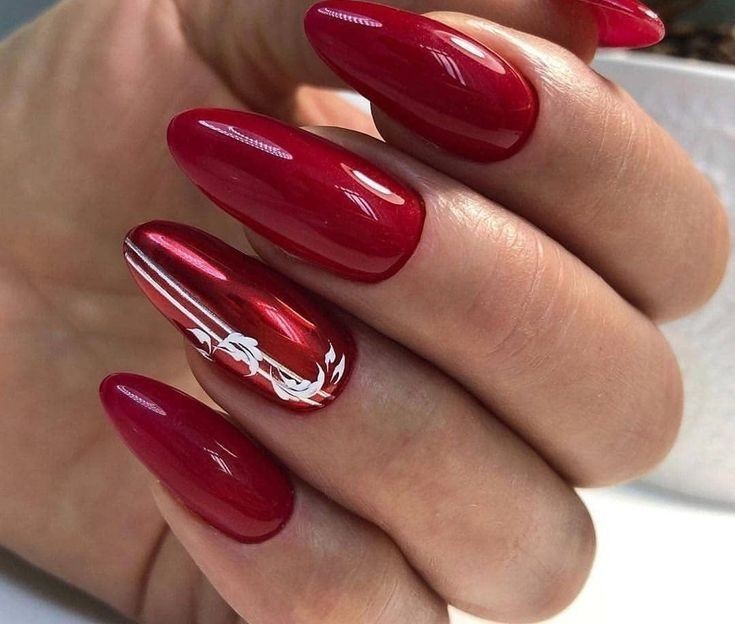 44 top idées d'ongles rouges canons à porter 44