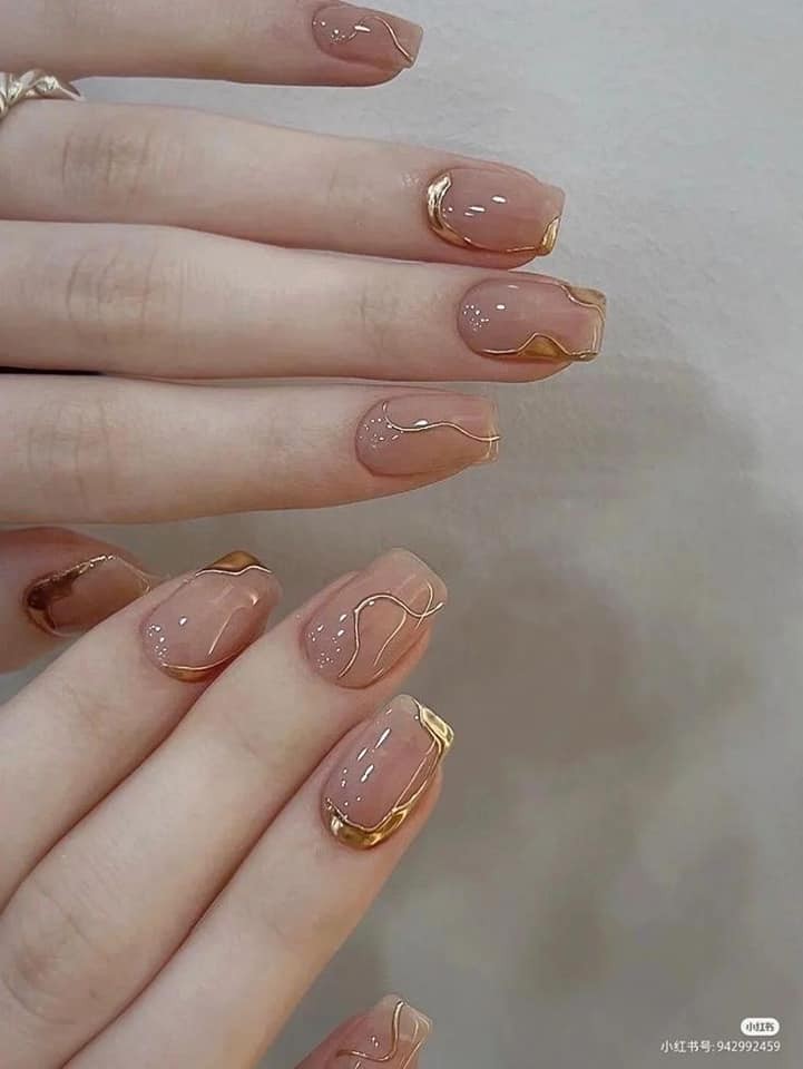 21 idées pour décorer vos ongles dans les tons nudes 8 21 idées pour décorer vos ongles dans les tons nudes 8