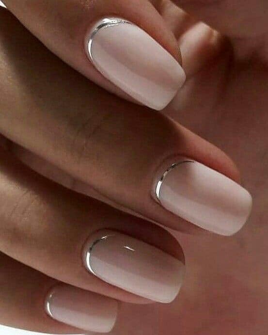 21 idées pour décorer vos ongles dans les tons nudes 9 21 idées pour décorer vos ongles dans les tons nudes 9