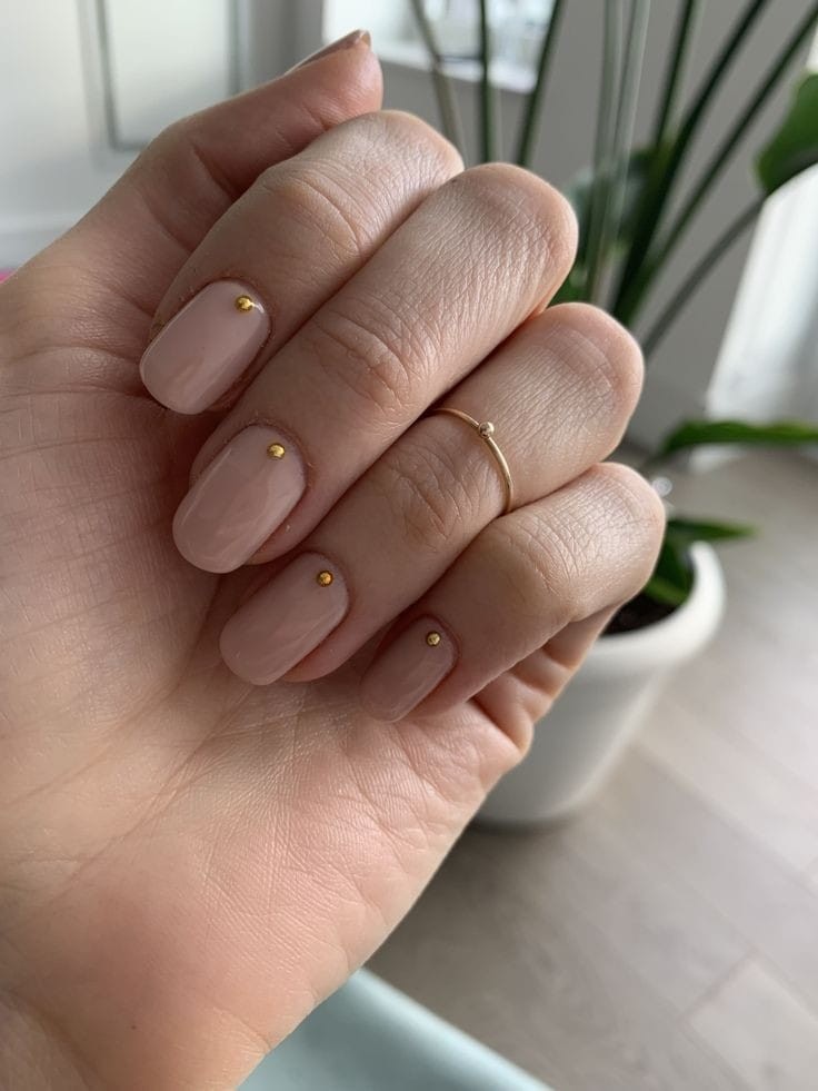 21 idées pour décorer vos ongles dans les tons nudes 11 21 idées pour décorer vos ongles dans les tons nudes 11