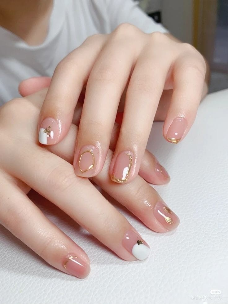 21 idées pour décorer vos ongles dans les tons nudes 15 21 idées pour décorer vos ongles dans les tons nudes 15