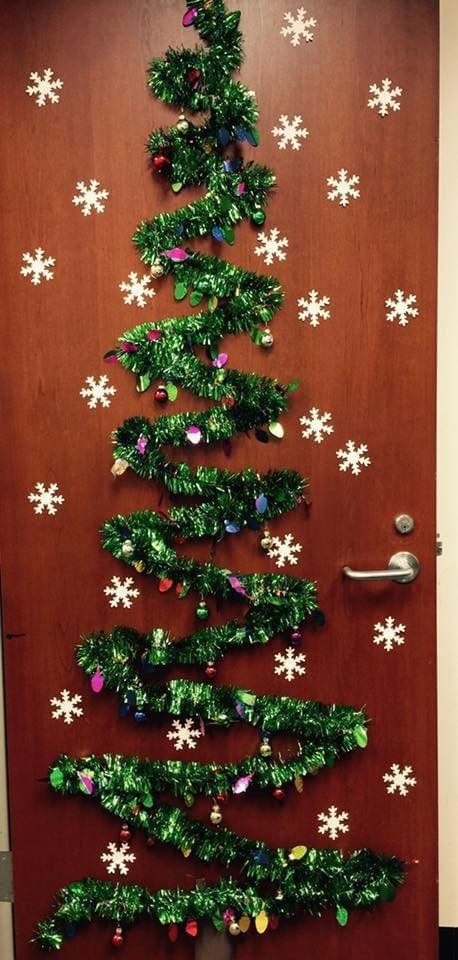 17 idées pour embellir vos portes en ce Noël 2 17 idées pour embellir vos portes en ce Noël 2