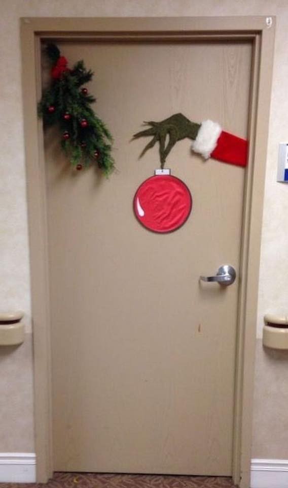 17 idées pour embellir vos portes en ce Noël 13 17 idées pour embellir vos portes en ce Noël 13