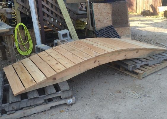 24 Ponts de jardin en bois à faire soi-même ! 5