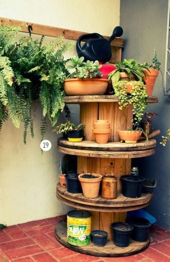80 décorations à fabriquer à partir de simples bobines en bois récupéré 29 80 décorations à fabriquer à partir de simples bobines en bois récupéré 29