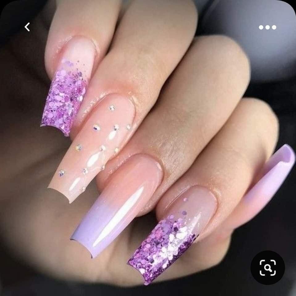17 idées d'ongles dans les tons Lilas 3