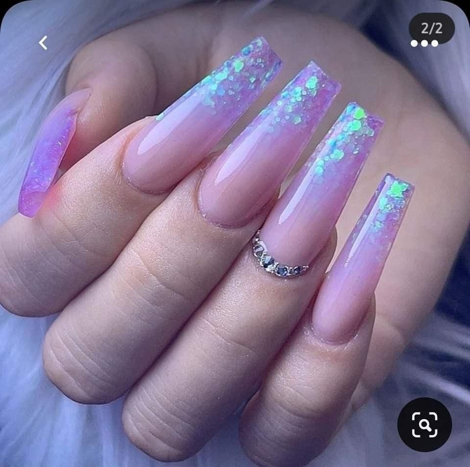 17 idées d'ongles dans les tons Lilas 9