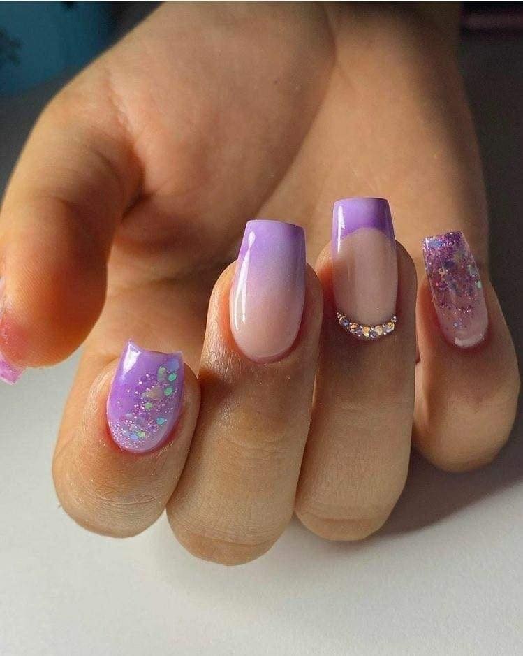 17 idées d'ongles dans les tons Lilas 15