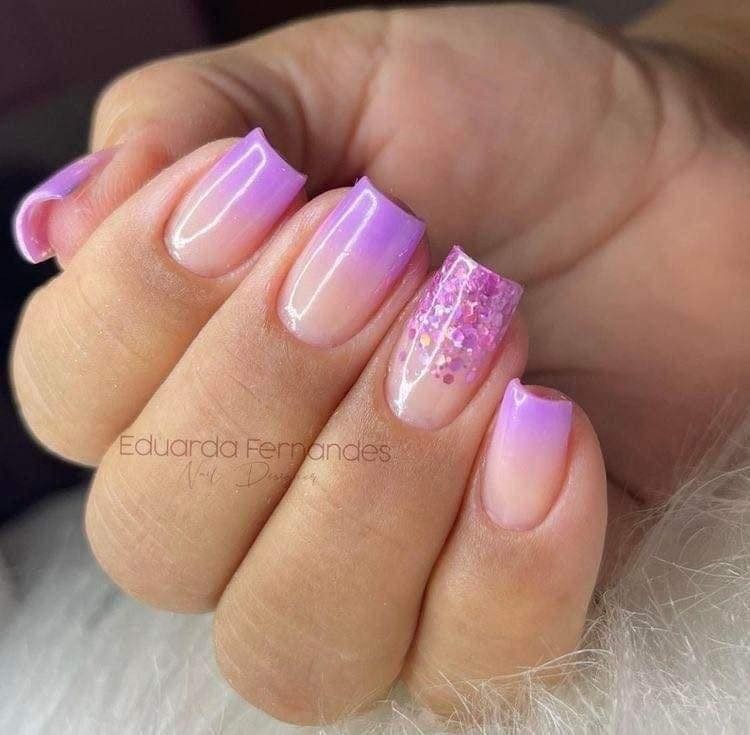 17 idées d'ongles dans les tons Lilas 16