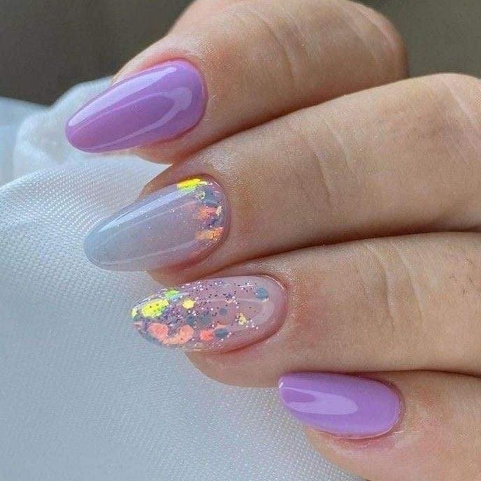 17 idées d'ongles dans les tons Lilas 17