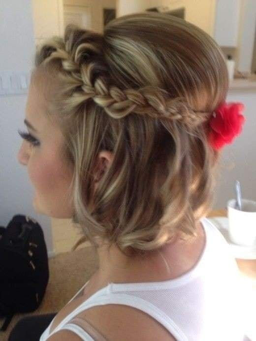 30 charmantes coiffures tressées pour cheveux courts 12