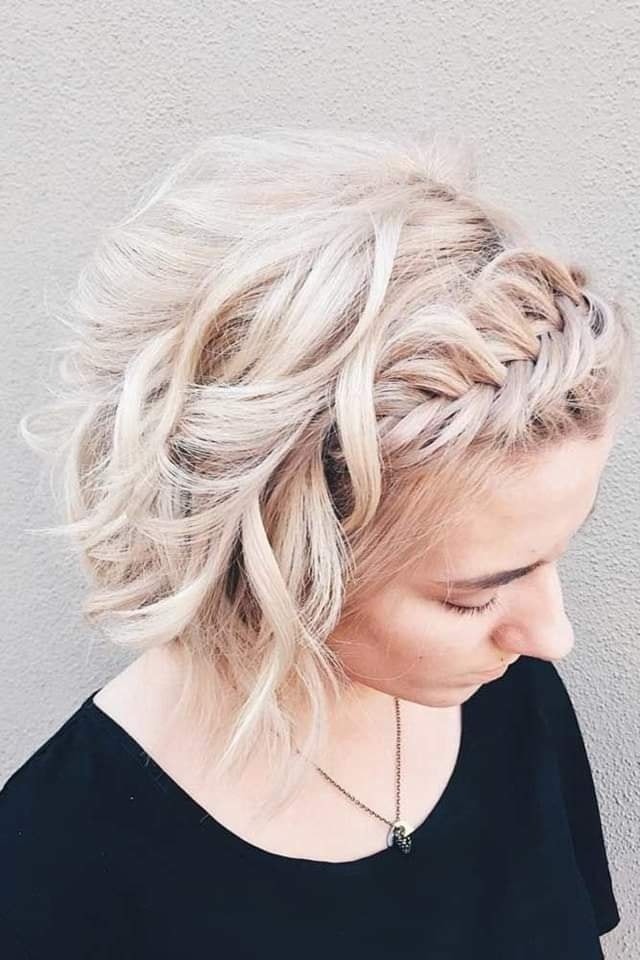 30 charmantes coiffures tressées pour cheveux courts 13