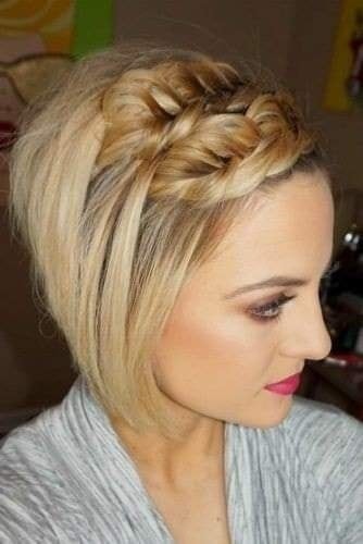 30 charmantes coiffures tressées pour cheveux courts 16