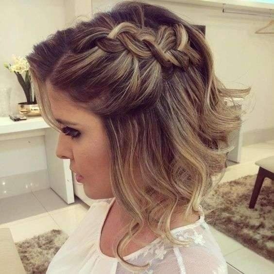 30 charmantes coiffures tressées pour cheveux courts 18