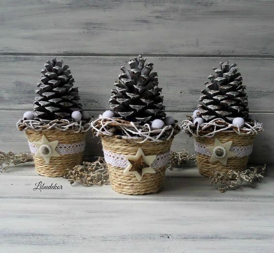 15 Décorations de Noel avec des pommes de pins 11 15 Décorations de Noel avec des pommes de pins 11