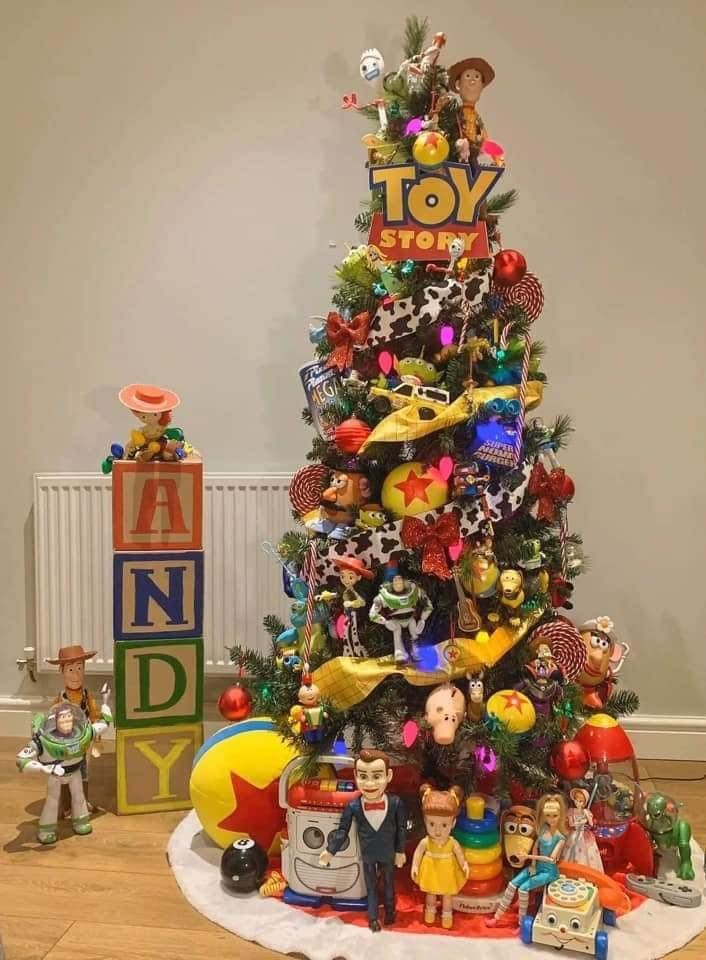 34 Sapins de Noël sur le thème de Disney 1 34 Sapins de Noël sur le thème de Disney 1