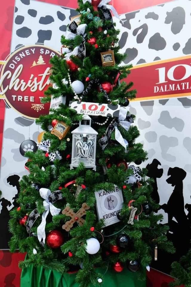 34 Sapins de Noël sur le thème de Disney 32 34 Sapins de Noël sur le thème de Disney 32