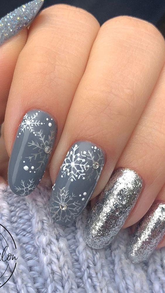 53 Nail art de Noël pour une manucure de fêtes réussie 8 53 Nail art de Noël pour une manucure de fêtes réussie 8