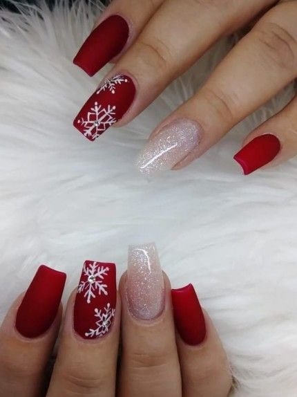 53 Nail art de Noël pour une manucure de fêtes réussie 10 53 Nail art de Noël pour une manucure de fêtes réussie 10