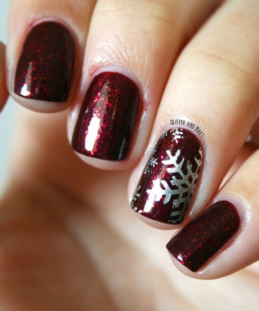 53 Nail art de Noël pour une manucure de fêtes réussie 29 53 Nail art de Noël pour une manucure de fêtes réussie 29