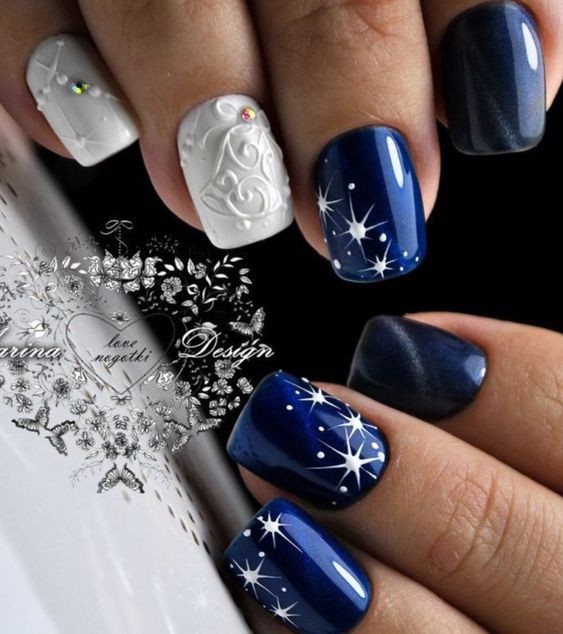 53 Nail art de Noël pour une manucure de fêtes réussie 34 53 Nail art de Noël pour une manucure de fêtes réussie 34