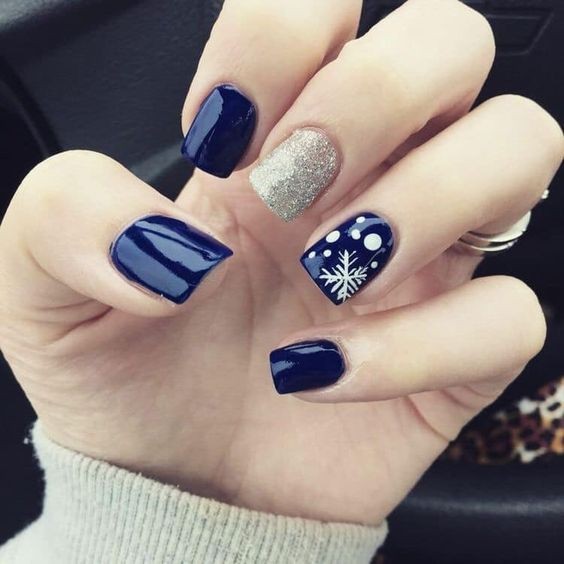 53 Nail art de Noël pour une manucure de fêtes réussie 35 53 Nail art de Noël pour une manucure de fêtes réussie 35