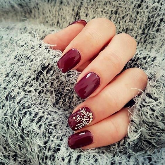 53 Nail art de Noël pour une manucure de fêtes réussie 39 53 Nail art de Noël pour une manucure de fêtes réussie 39