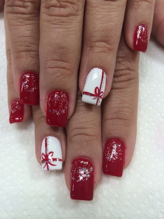 53 Nail art de Noël pour une manucure de fêtes réussie 41 53 Nail art de Noël pour une manucure de fêtes réussie 41