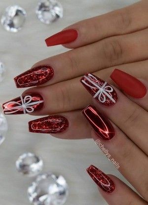 53 Nail art de Noël pour une manucure de fêtes réussie 45 53 Nail art de Noël pour une manucure de fêtes réussie 45