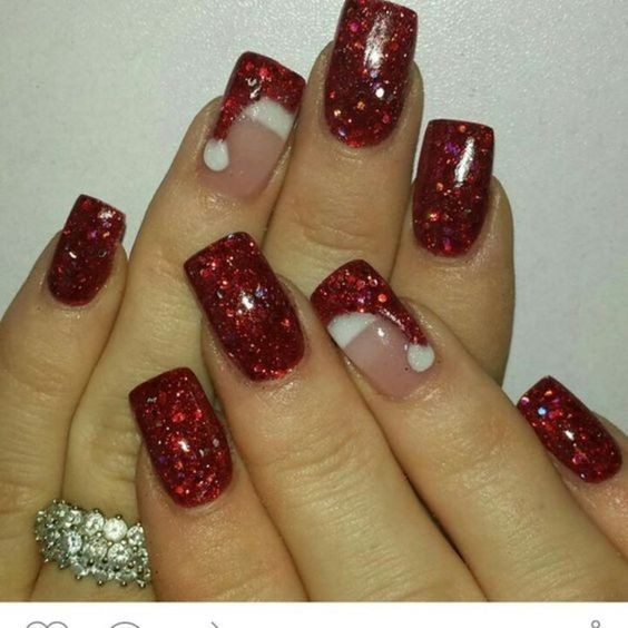 53 Nail art de Noël pour une manucure de fêtes réussie 47 53 Nail art de Noël pour une manucure de fêtes réussie 47